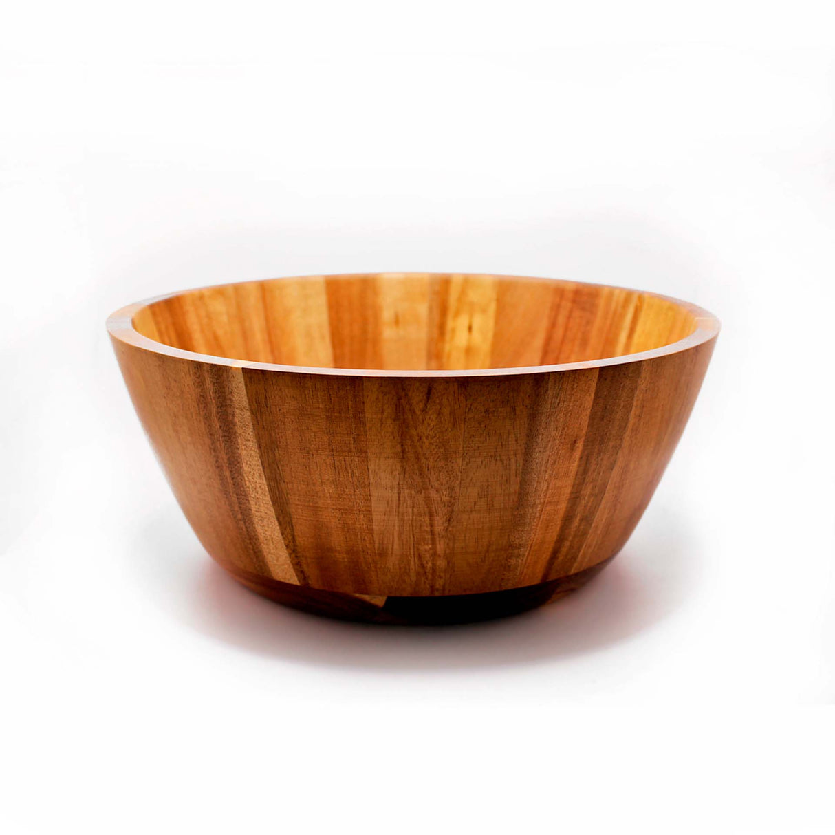 Bowl ensaladera de madera de acacia Kawi. Diseño amplio y elegante, perfecto para servir ensaladas. ¡Compra online y dale un toque natural a tu mesa! Envío a todo Chile.