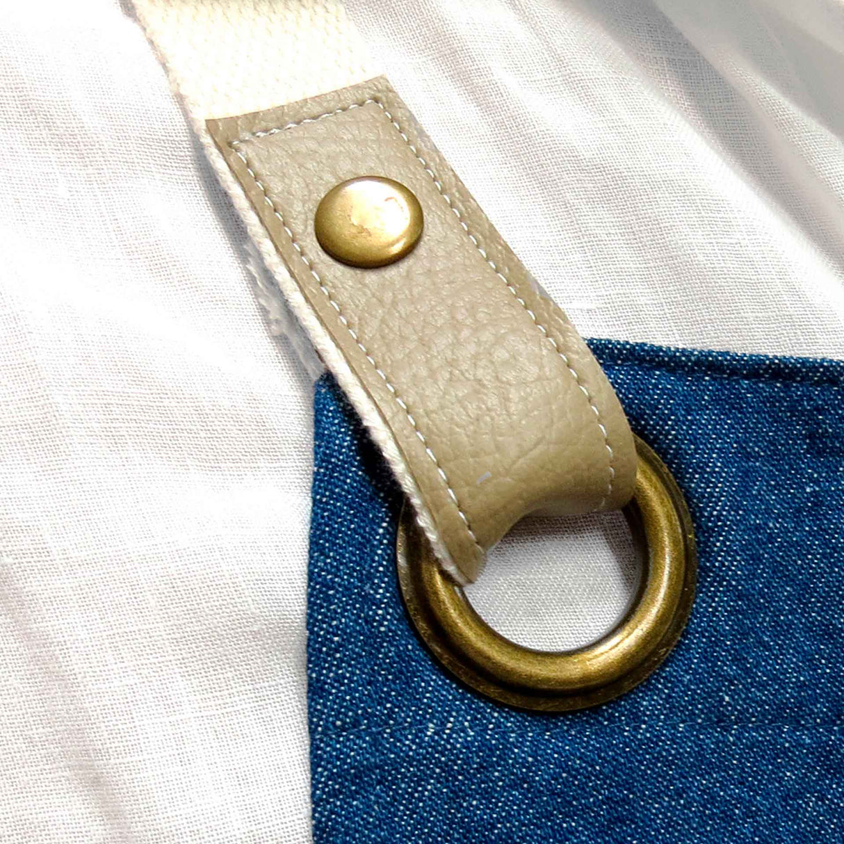 Pechera Canvas modelo Crossback blanco hueso Unisex