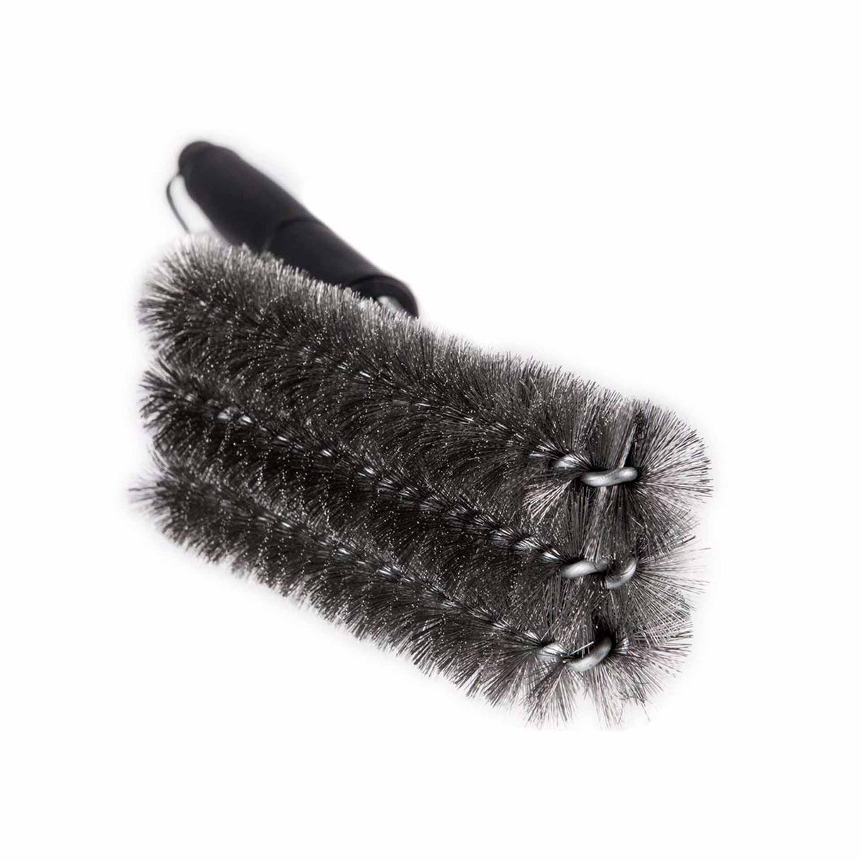 Cepillo limpiador raspador triple para parrilla Kawi, de acero inoxidable. Limpieza profunda y rápida. Elimina residuos y grasa con facilidad. ¡Compra online y mantén tu parrilla como nueva! Envíos a todo Chile.