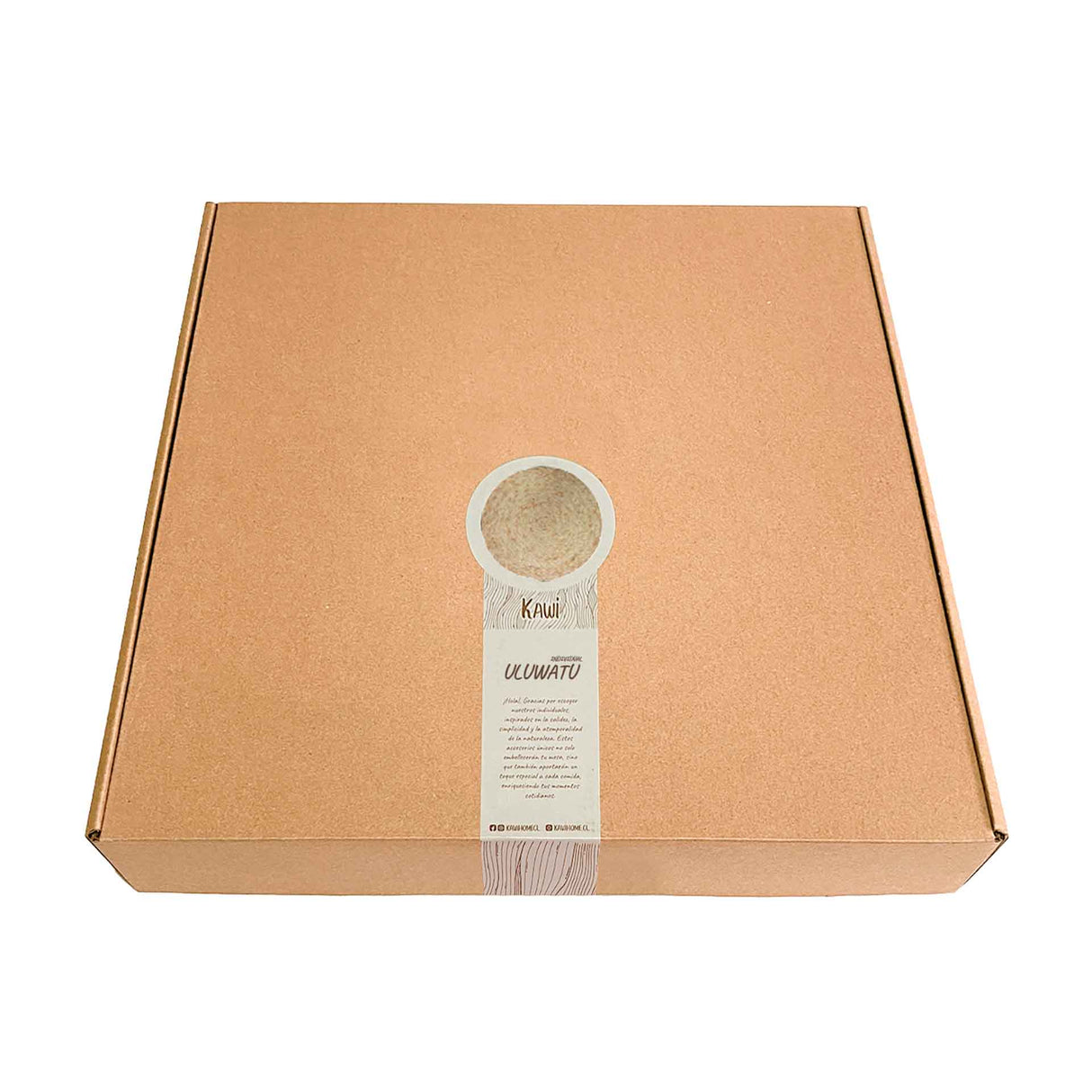 Set de 4 individuales Uluwatu de Kawi, hechos de hoja de maíz 100% natural. Diseño único y veraniego, 35cm. ¡Ideales para proteger tu mesa! Compra online.