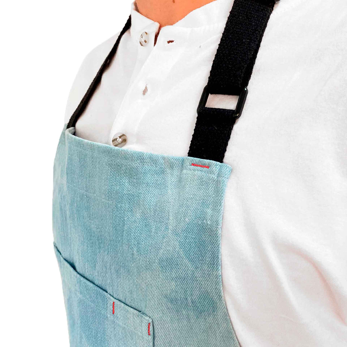 Pechera jeans tie dye Kawi, unisex. Diseño único y colorido, 100% algodón. Perfecta para cocina, parrilla y más. ¡Compra online y expresa tu estilo!